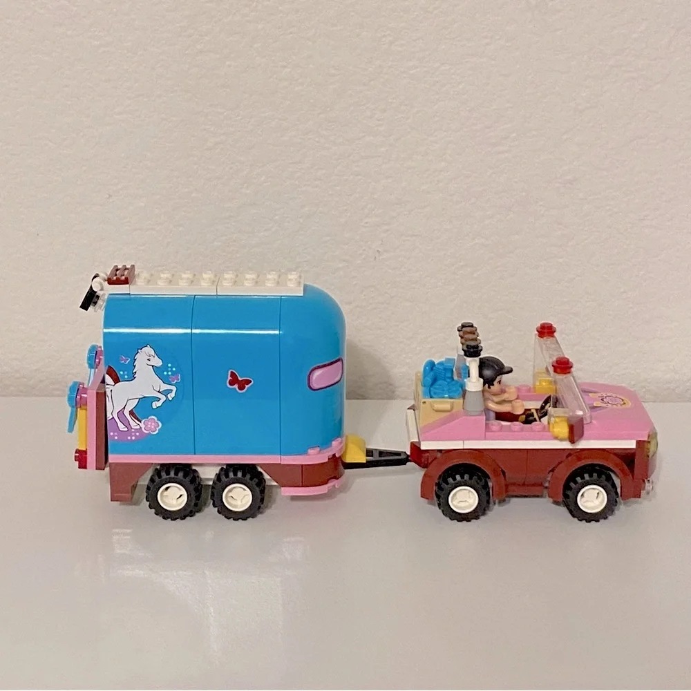 LEGO Friends #3186 Emma’s Horse Trailer Retired 2012 Set (Pre-Owned)